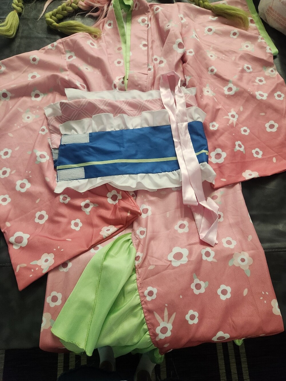 Kanroji Mitsuri Cosplay Kimono - Picture 3 of 6